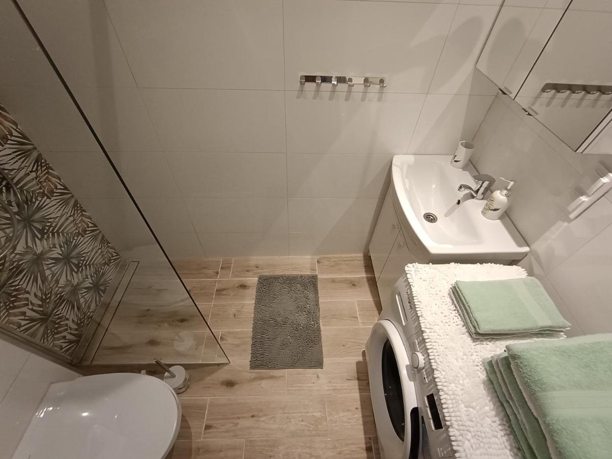 Szmaragdowy Apartament Przy Ulicy Opolskiej Tarnowskie Gory Ngoại thất bức ảnh